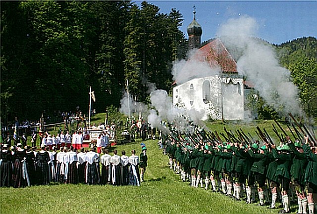 Ehrensalve, © Gemeinde Wackersberg Ehrensalve, © Gemeinde Wackersberg